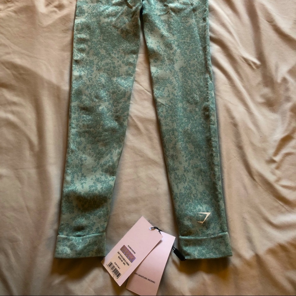 NWT Gymshark adapt animal leggings S, light green - Picture 5 of 11